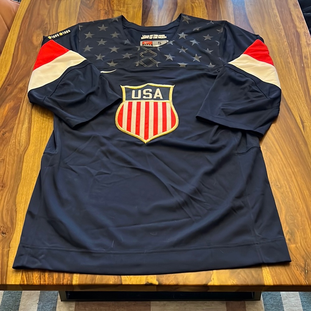U.S. Olympic hockey team jersey - men’s size small